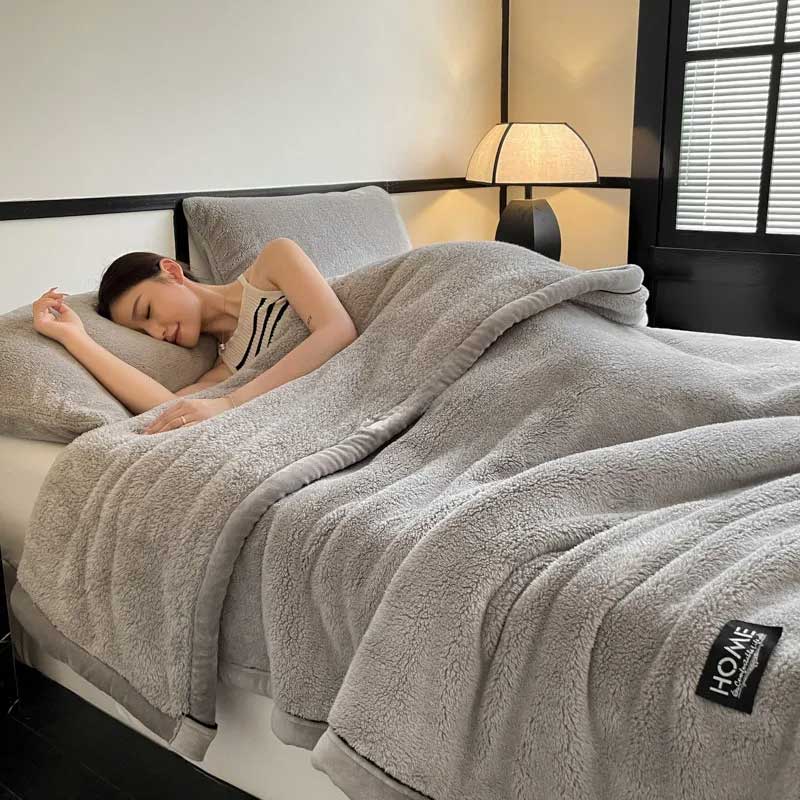 Plaid Gris – Polaire Douce et Moelleuse Unie - vue 3 | Aolina