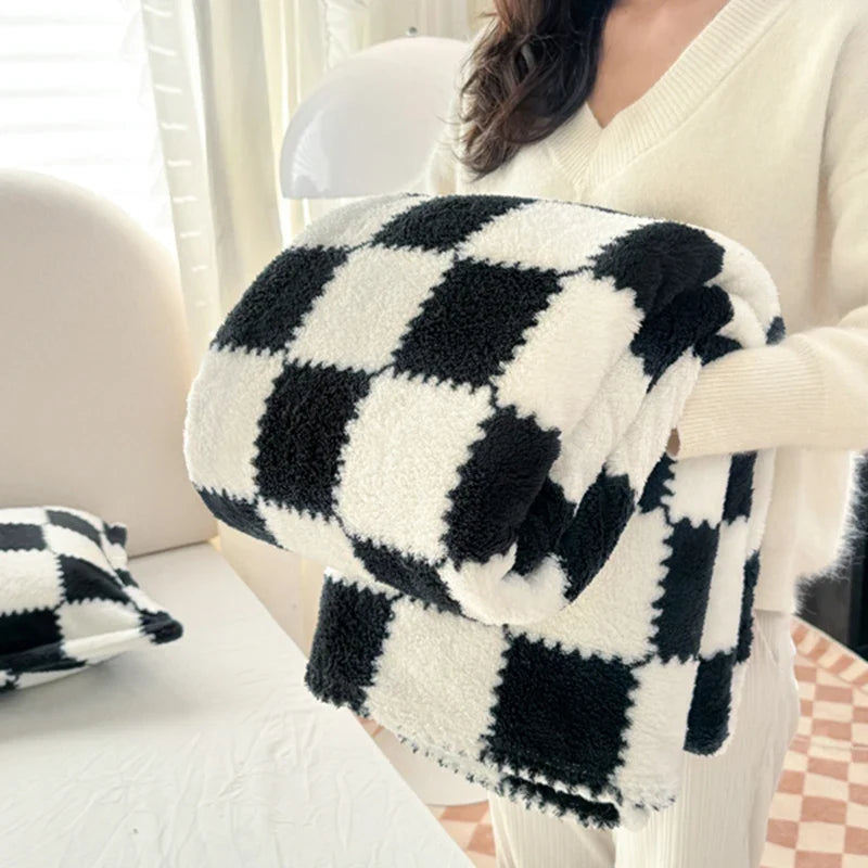 Plaid Noir – Polaire Douce à Carreaux - vue 1 | Aolina
