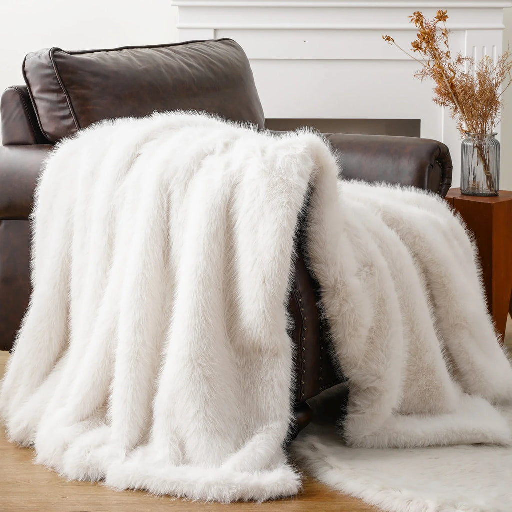 Plaid Blanc – Fausse Fourrure Douce à Poils Longs - vue 1 | Aolina