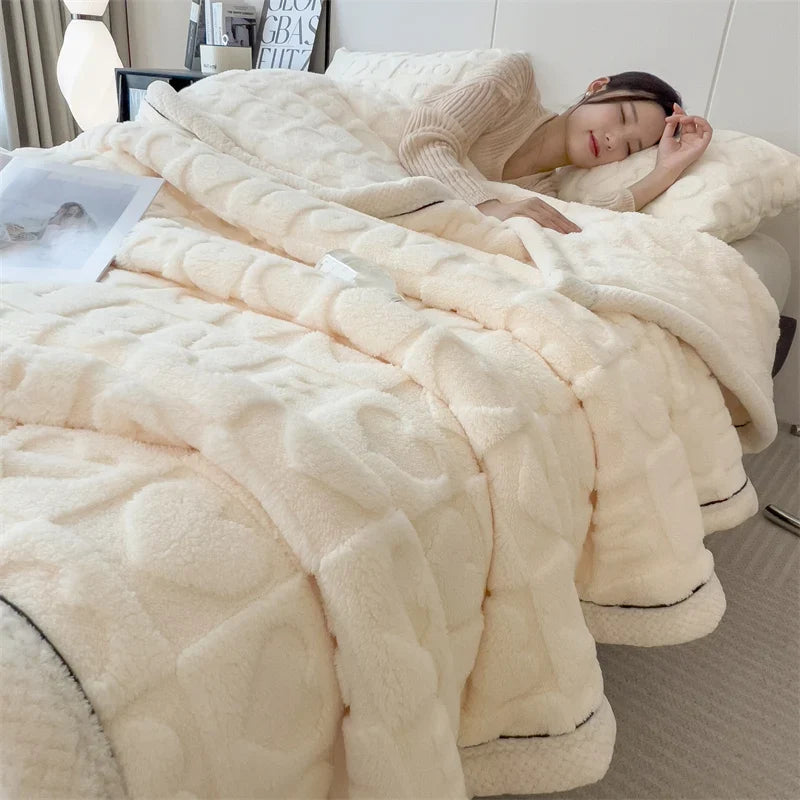 Plaid Beige – Polaire Douce à Motifs Cœur en Relief - vue 3 | Aolina