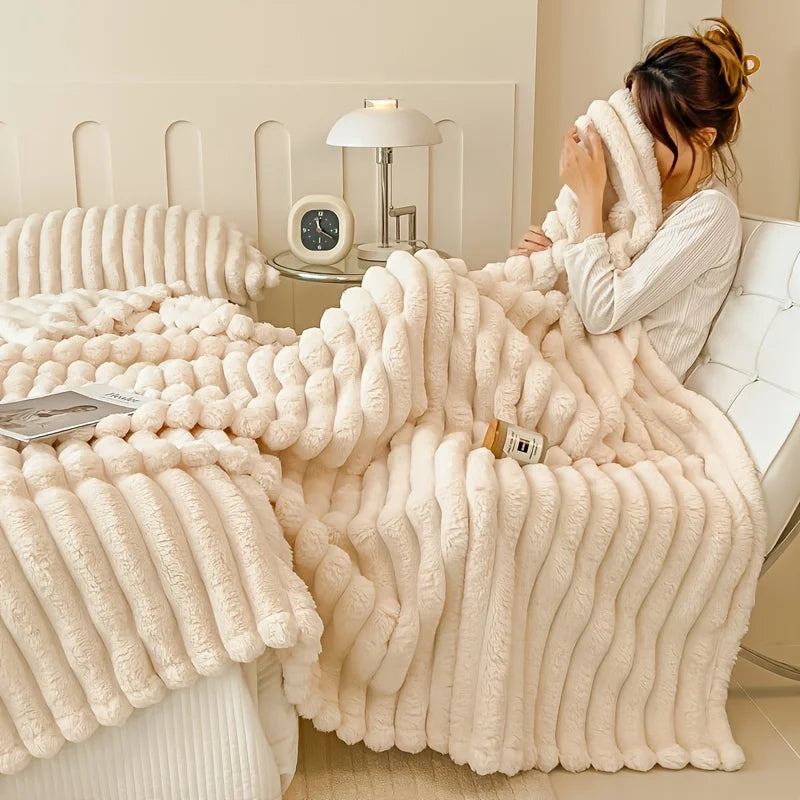 Plaid Beige – Fausse Fourrure Côtelée Douce et Épaisse - vue 2 | Aolina