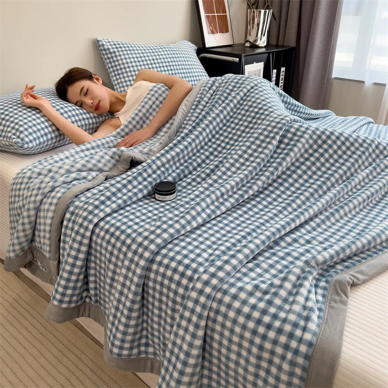 Plaid Brume – Velours Doux à Petits Carreaux - vue 1 | Aolina
