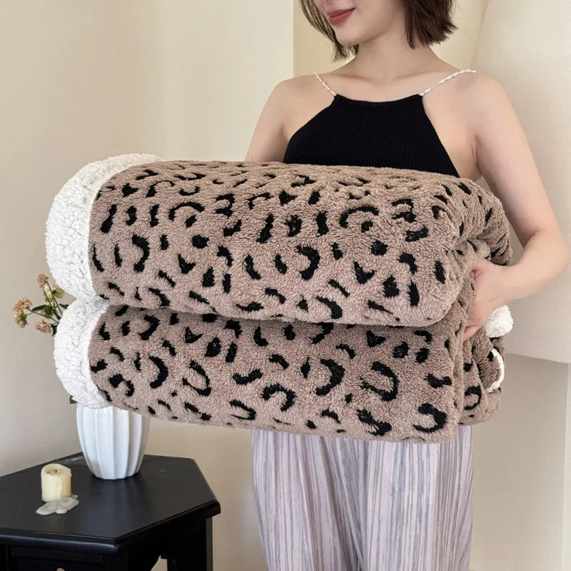 Plaid Léopard Doux Double Face – Taupe