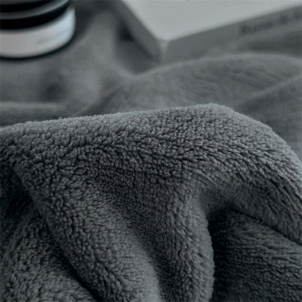 Plaid Anthracite – Velours Doux et Chaud Uni - vue 2 | Aolina
