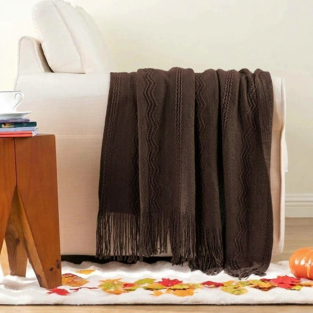 Plaid Marron – Tricoté à Motifs en Relief & Franges - vue 3 | Aolina