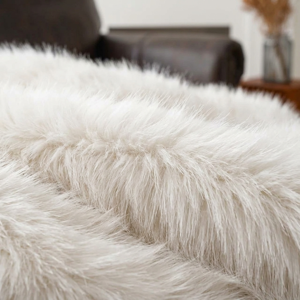Plaid Blanc – Fausse Fourrure Douce à Poils Longs - vue 3 | Aolina