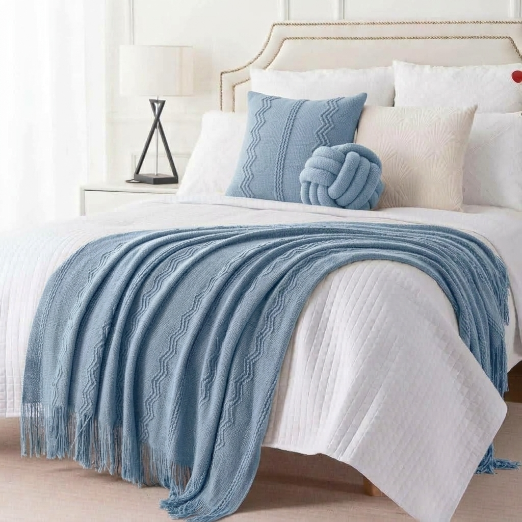 Plaid Bleu – Tricoté à Motifs en Relief & Franges - vue 1 | Aolina