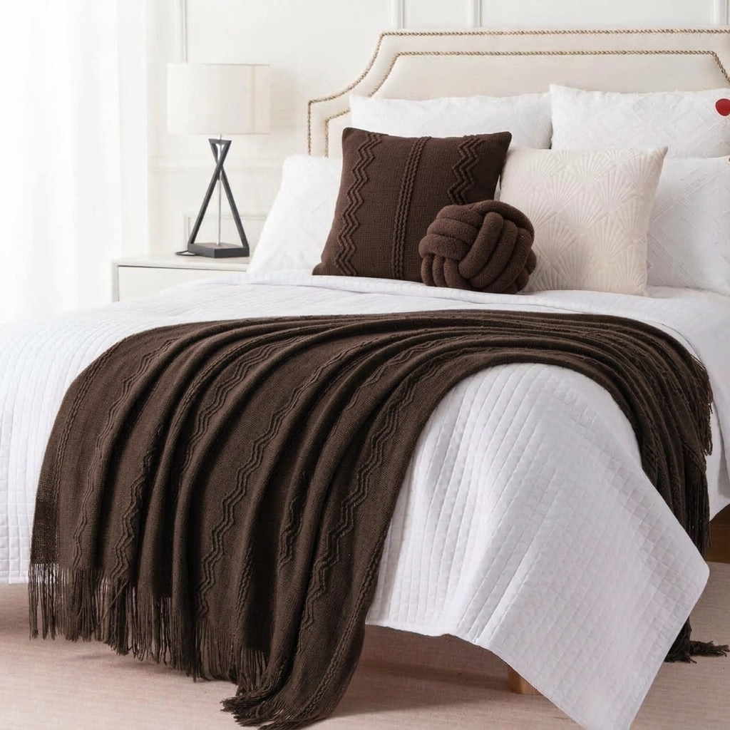 Plaid Marron – Tricoté à Motifs en Relief & Franges - vue 2 | Aolina
