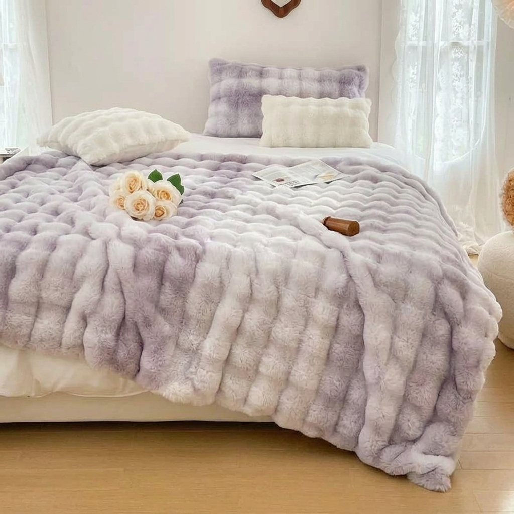 Plaid Lilas – Fausse Fourrure Moelleuse Double Face - vue 4 | Aolina