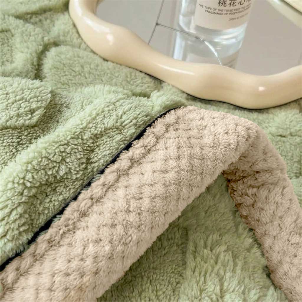 Plaid Vert – Polaire Douce à Motifs Cœur en Relief - vue 5 | Aolina
