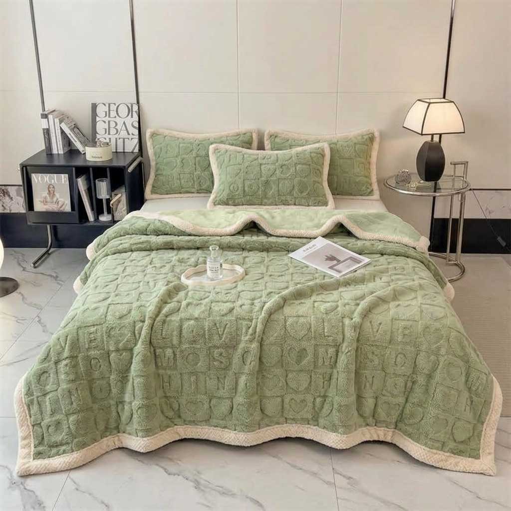 Plaid Vert – Polaire Douce à Motifs Cœur en Relief - vue 4 | Aolina