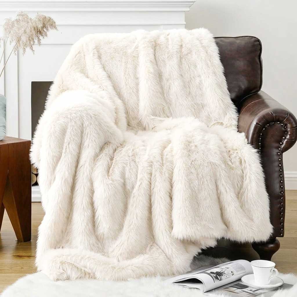 Plaid Blanc – Fausse Fourrure Douce à Poils Longs - vue 5 | Aolina