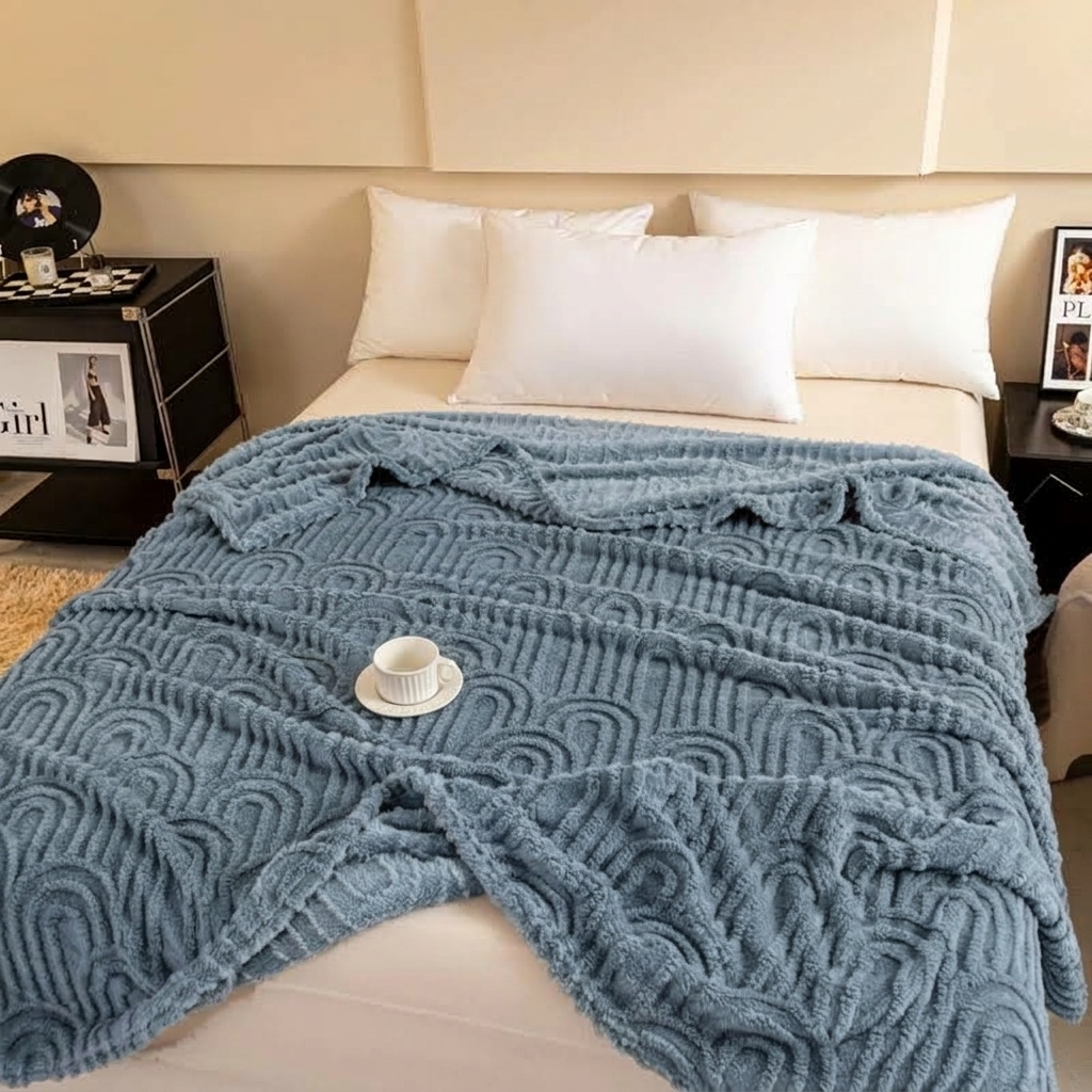 Plaid Bleu – Polaire Douce à Motif Jacquard en Relief - vue 2 | Aolina